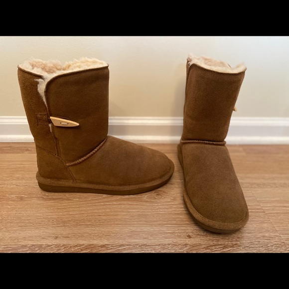 Women's Bearpaw Tan Boots Size 10 - Picture 2 of 2